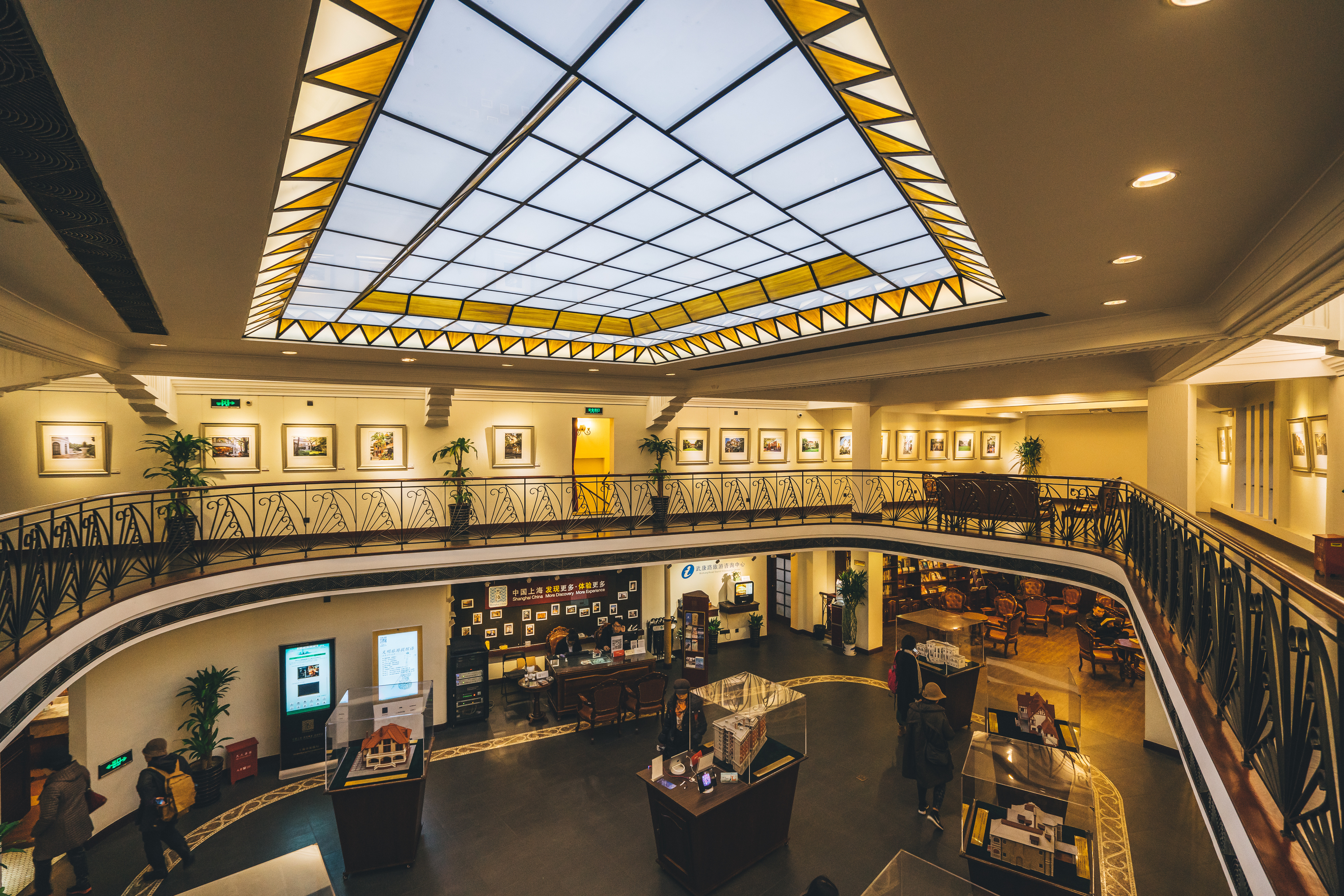 莱葳视觉双品牌赋能大型场景音视频传输一体化解决方案